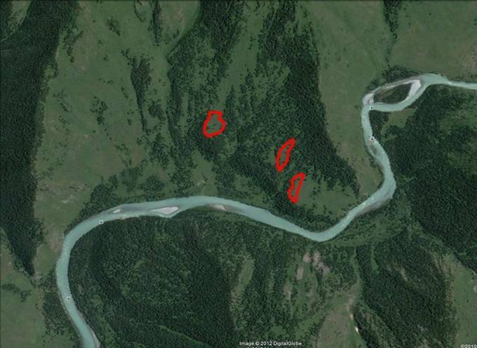 Участки в урочище Чернушка (Козлушка) в верхнем течении реки Катунь. Схема расположения на Google Earthg