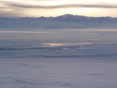 Горный Алтай зимой. Чуйская степь. Вид сТеленгит-Сортогойсого мегалитического комплекса